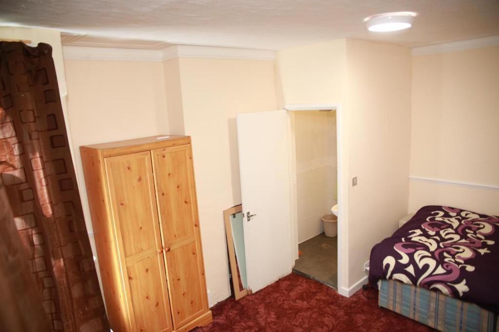 Appartement Congress Road Abbeywood à Abbey Wood Extérieur photo