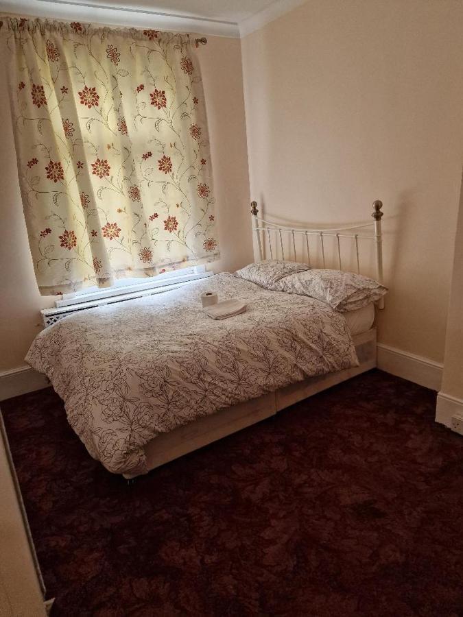 Appartement Congress Road Abbeywood à Abbey Wood Extérieur photo